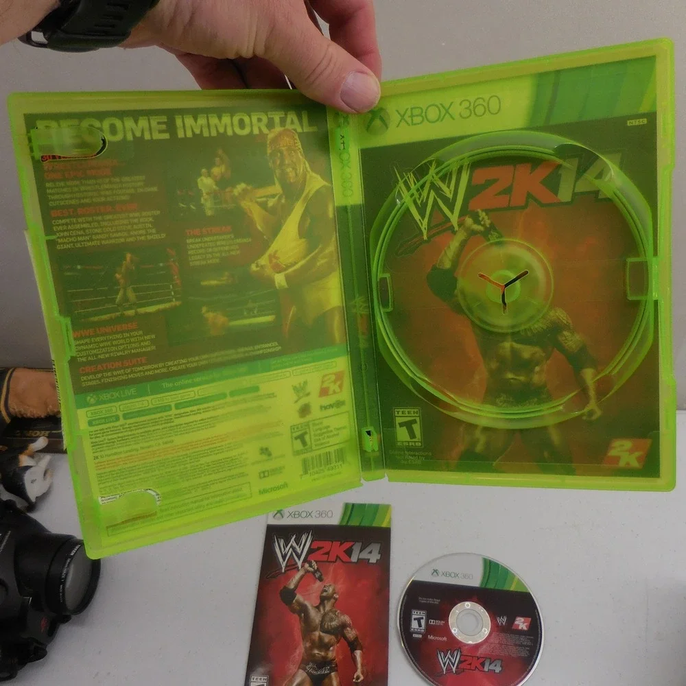 WWE 2K14 Xbox 360 Video Game with Manual 2K Sports Wrestling 2013